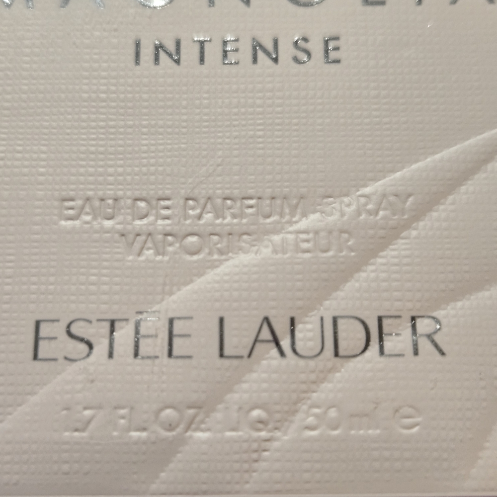 Estee Lauder Beautiful Magnolia Parfum - Picture 4 of 6